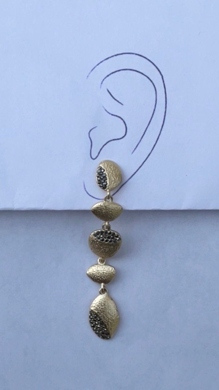 Stunning vintage dangle earrings - goldtone with tiny black rhinestones