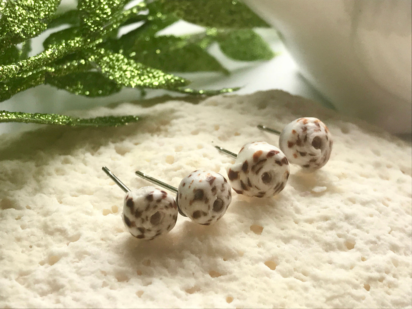 Tiny round shell stud earrings