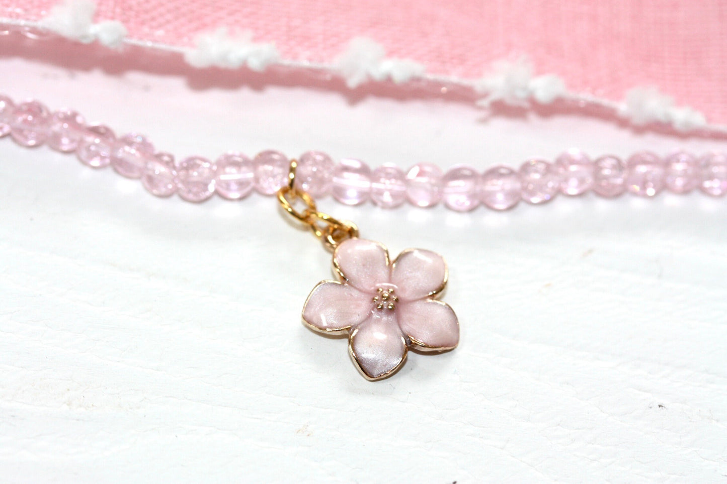 S I M P L E elegant timeless pink enamel flower bracelet with light pale pink crackle glass beads