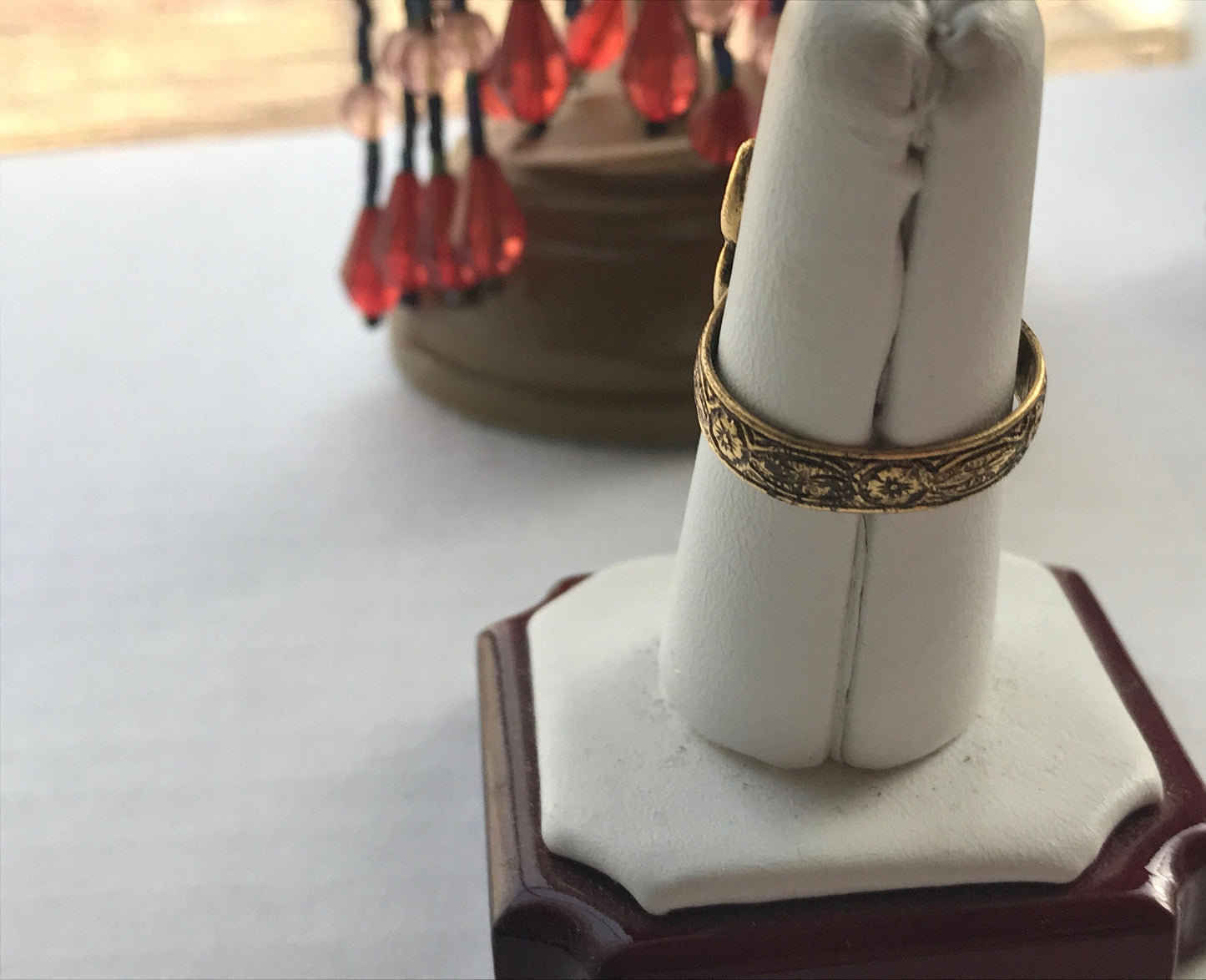 Stunning goldtone vintage ring