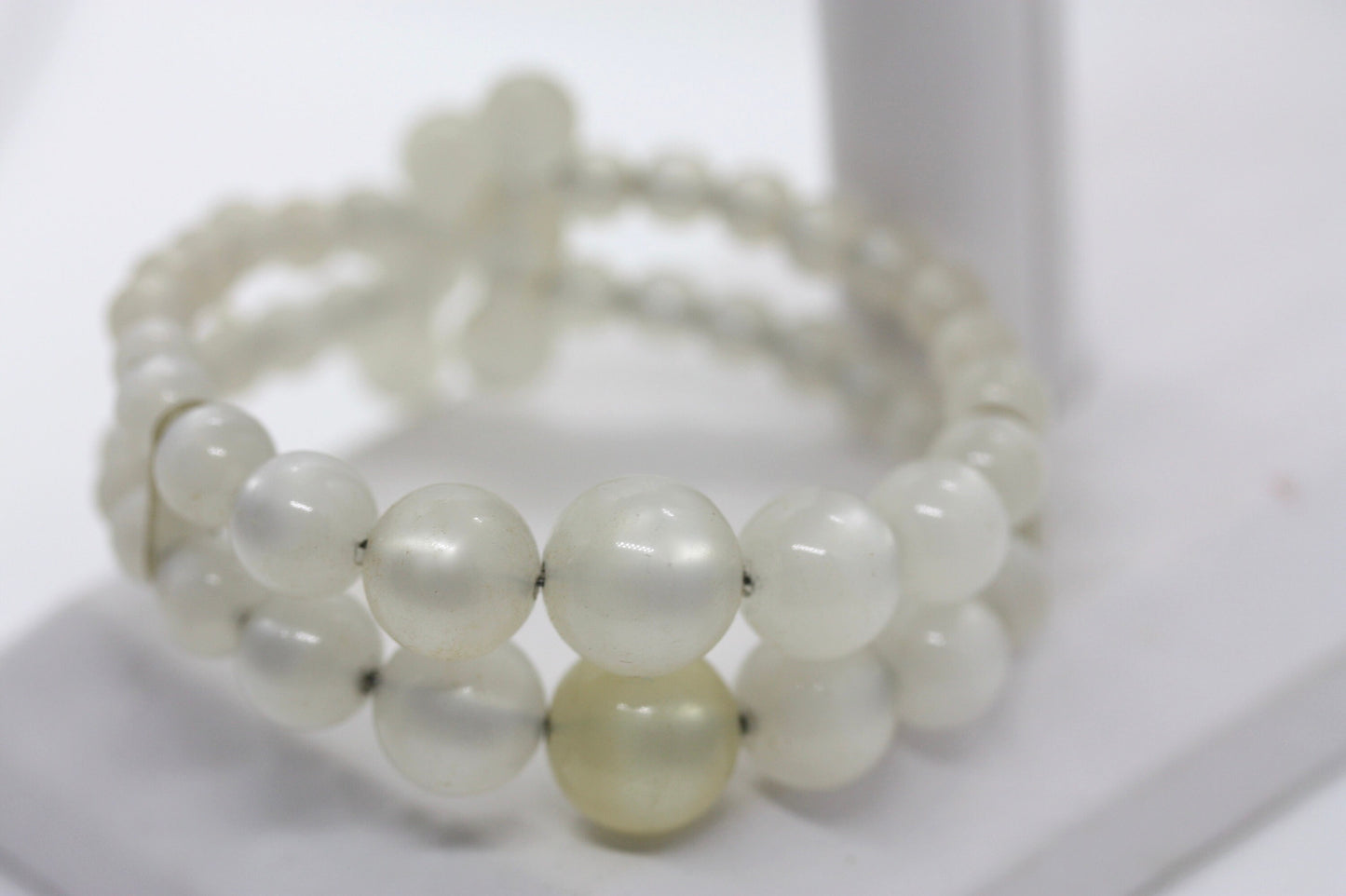 Vintage 1950s White Moonglow Lucite Memory Wire Cuff Bracelet | Mid Century Modern MCM Small to Medium Bangle