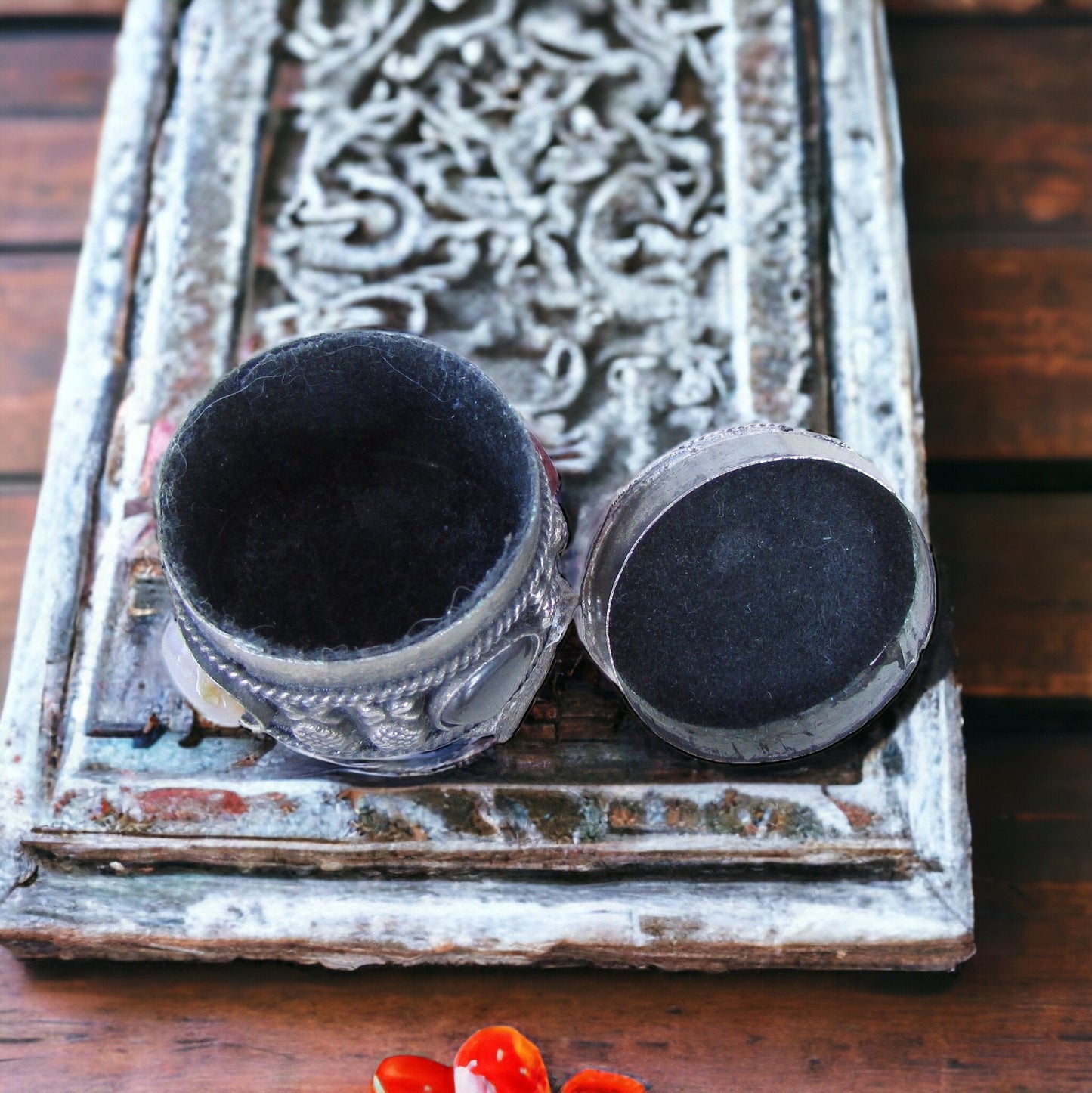 Stunning vintage Chinese hand made semi precious stone silver trinket box - ring box