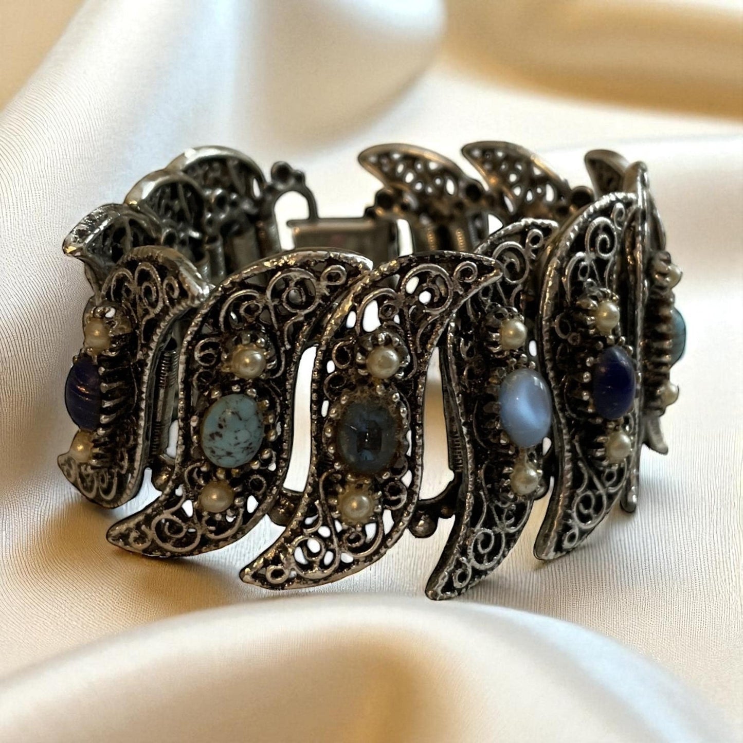 1940s Silvertone Filigree Bracelet – Vintage Blue Glass Cabochons, Art Deco Style, Retro Statement Jewelry