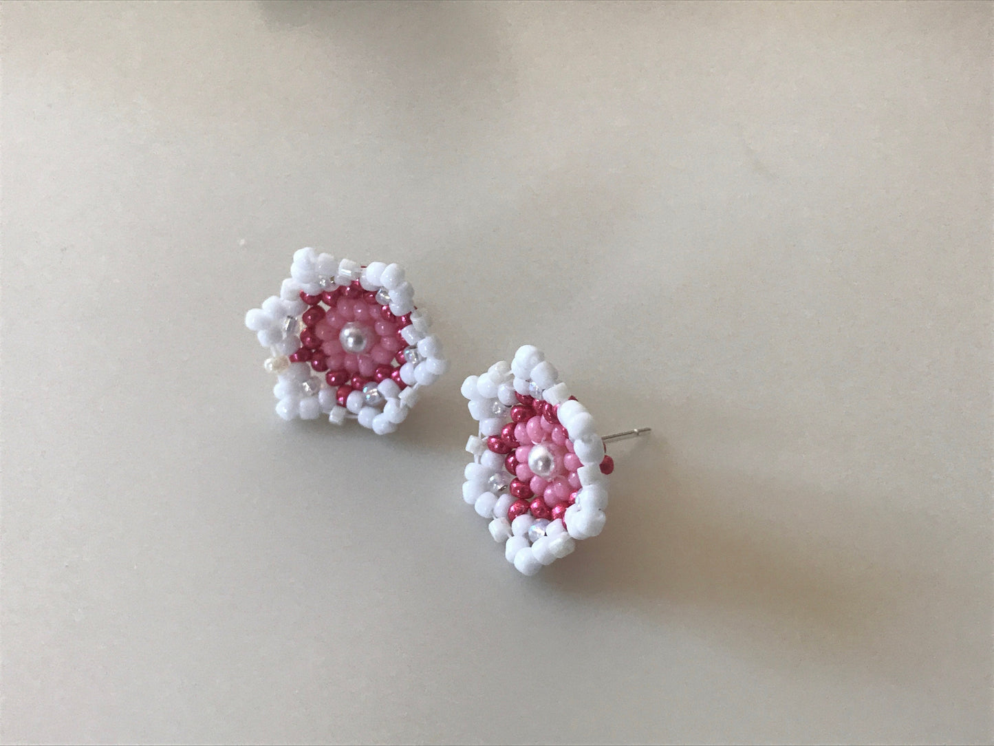 Small little hand beaded beadwork stud earrings - pink and white flowers