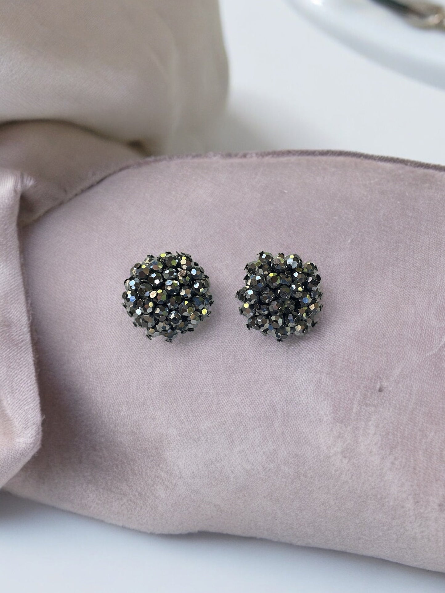 Stunning black crystal vintage clip on earrings