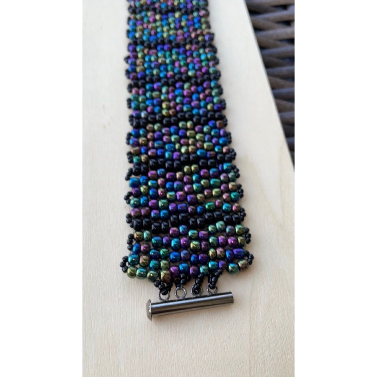 Stunning vintage royal blue iridescent handmade bead woven vintage beadwork bracelet with silvertone toggle clasp