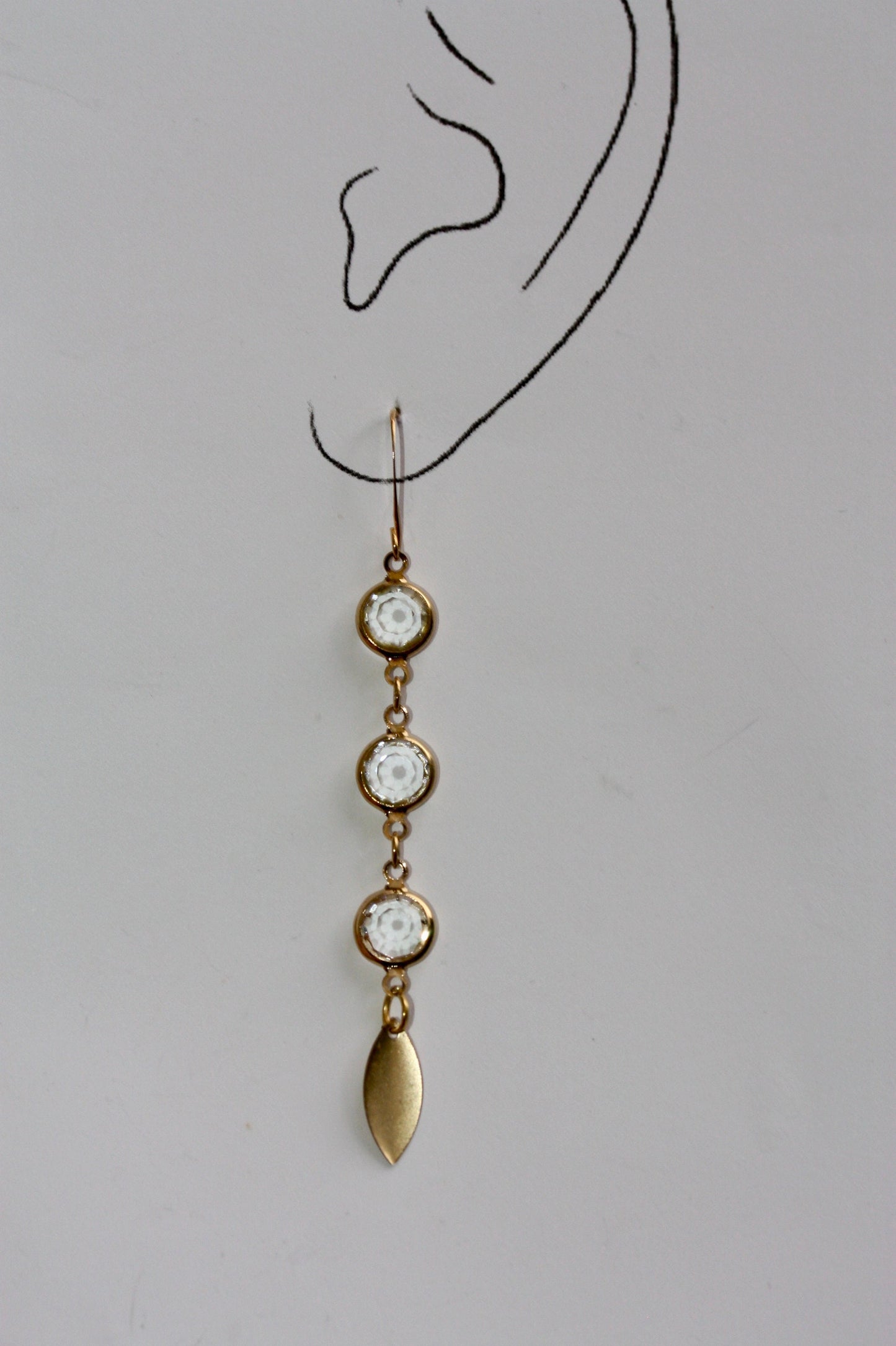 Simple goldtone and crystal drops stunning dangle earrings