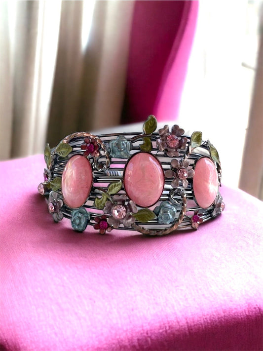 Beautiful vintage cuff bracelet with flowers and pink focals