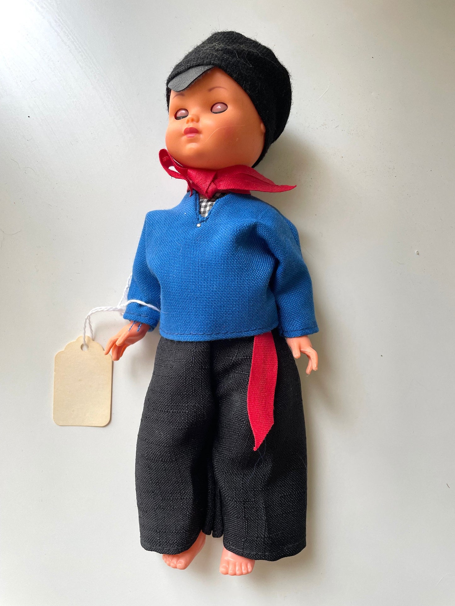 Stunning vintage collectible doll - unsure of country of origin