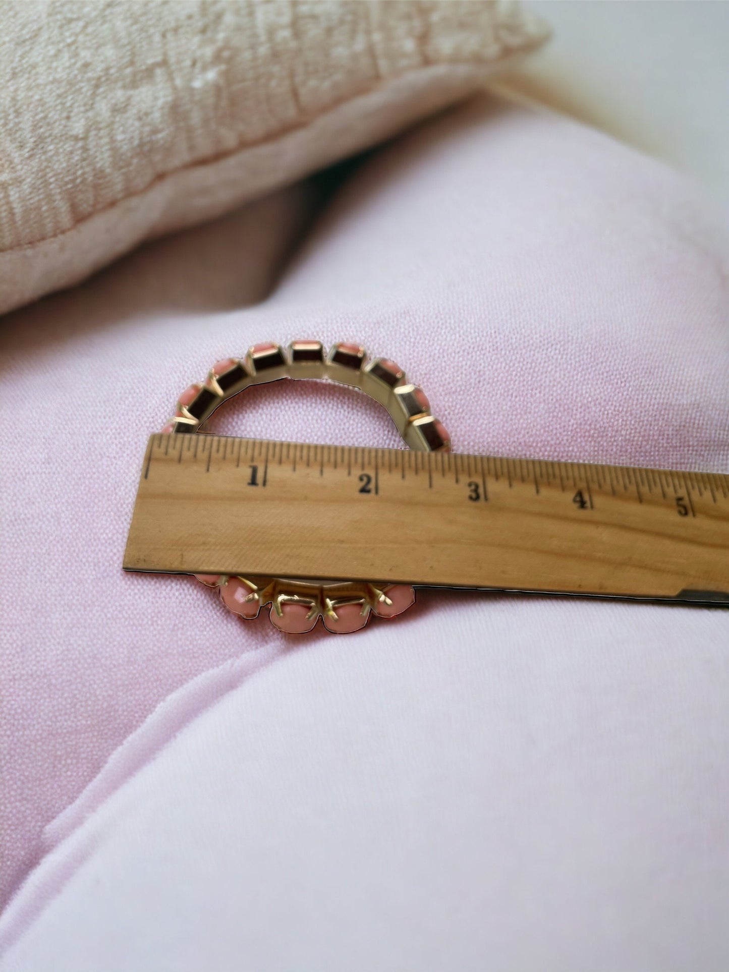 Expandable pink vintage bracelet