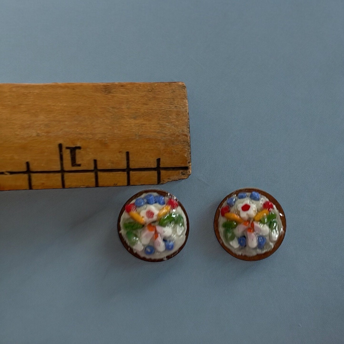 Inlaid cut glass micro mosaic round stud earrings