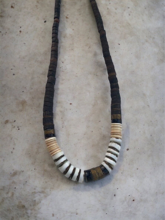 Stunning vintage wood, shell, heishi mixed material traditional graduated necklace with hook and eye clasp - Santo Domingo?