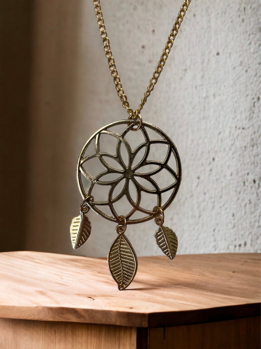 Stunning vintage dreamcatcher necklace with feather dangles