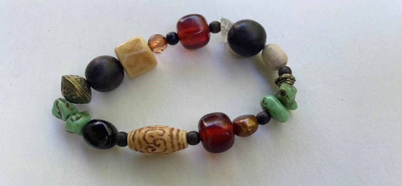Mixed material vintage stretch bracelet