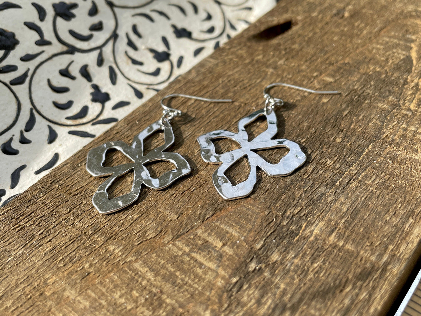 Stunning hammered metal silvertone dangle earrings
