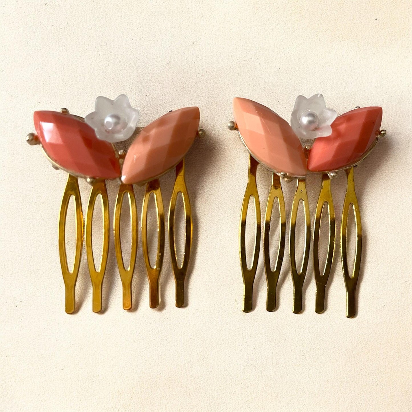 Small handmade Vintage Peach Leaf Hair Combs – Upcycled retro peach Leaves & White Flowers with Faux Pearls (Set of 2)