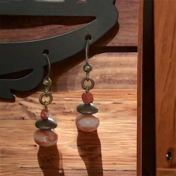 Stunning vintage orange faceted semi-precious stone and metal dangle earrings