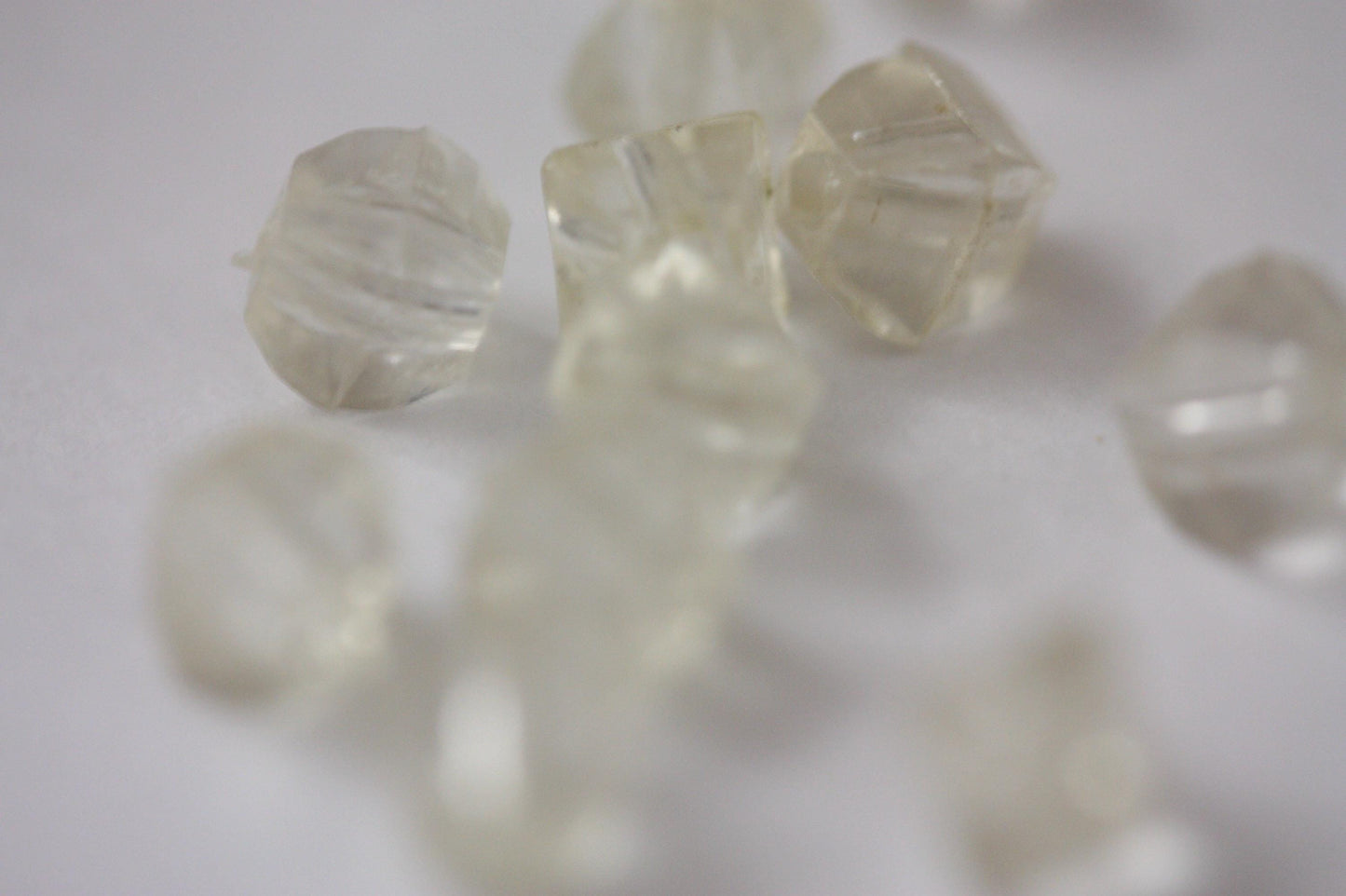 Clear unique round bicone vintage beads - 5 mm