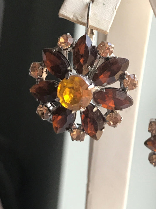 Stunning vintage small dangle rhinestone earrings