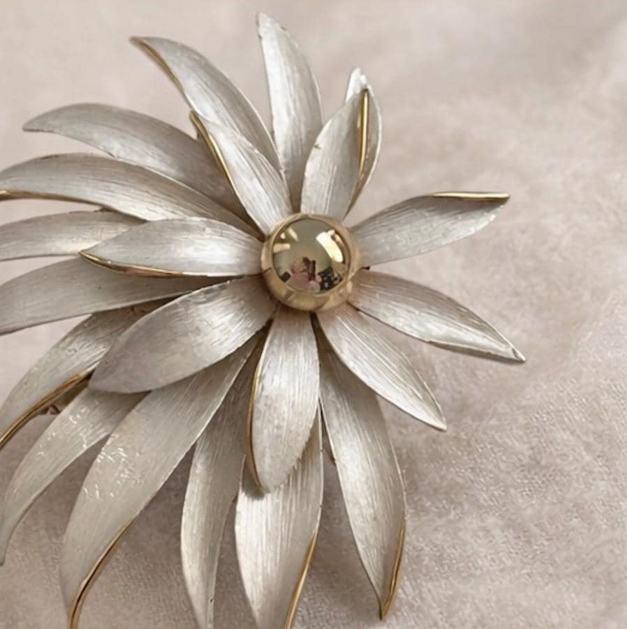1960s Floral Brooch and Earrings Set, Mid Century Modern Sculptural Flower Jewelry