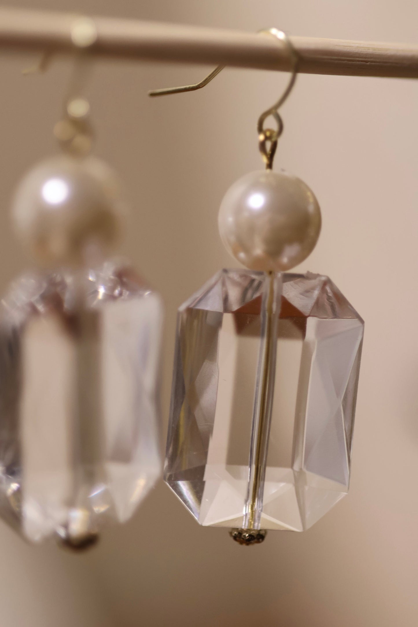 Clear bevel cut acrylic 2" rectangular shaped dangle earrings with faux pearl