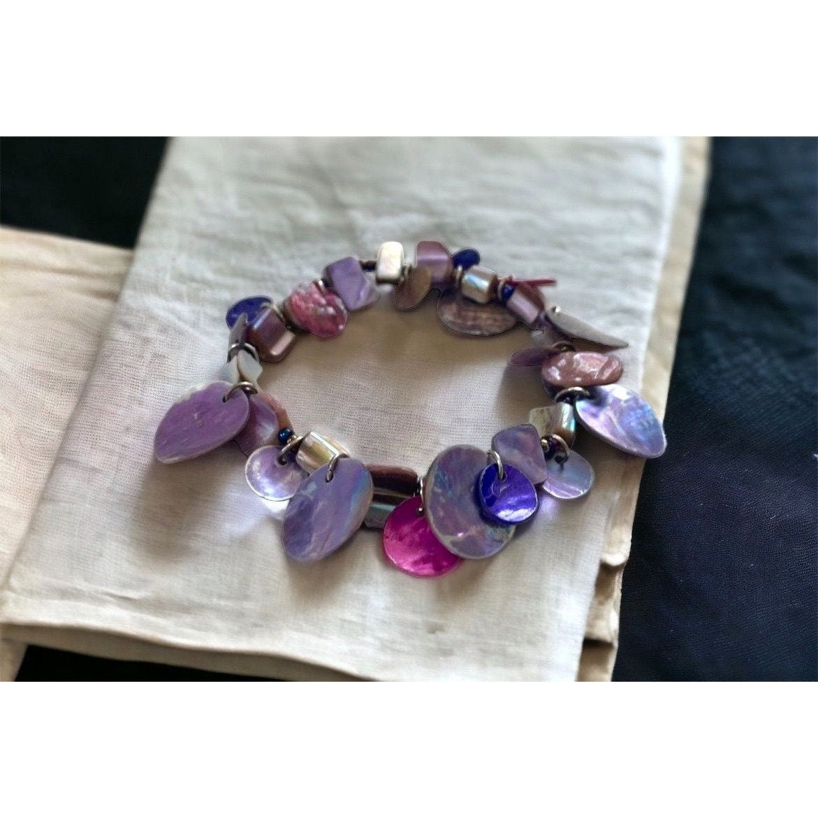 Stunning vintage purple/pink mother of pearl with glass bracelet