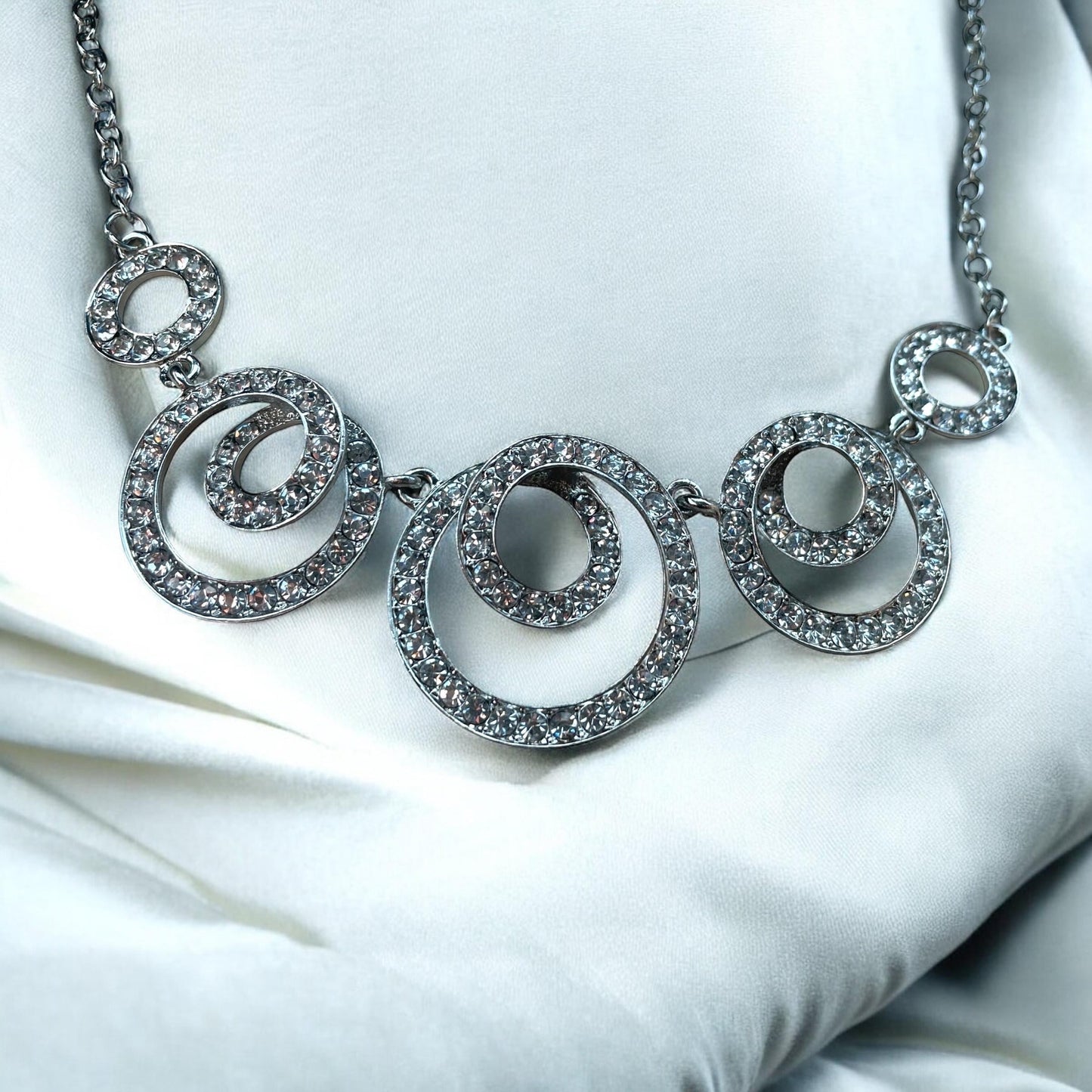 Spiral Rhinestone Necklace – Dainty Crystal Swirl Pendant – Elegant Statement Jewelry – Sparkling Gift for Her