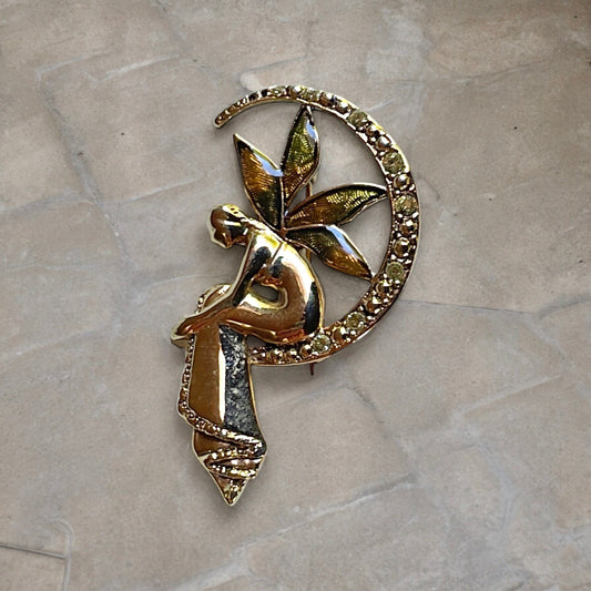 Stunning Vintage Liz Claiborne pin - Fairy Sitting On A Half Moon, Gold Tone, Enamel wings, Brooch