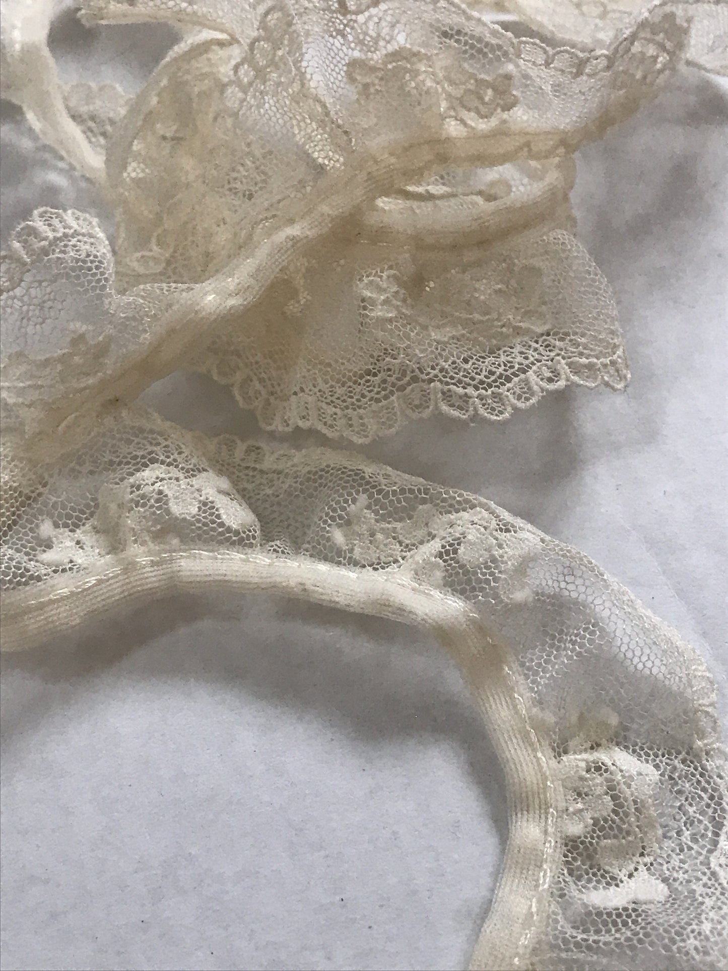 2 scraps of vintage lace - lace remnants
