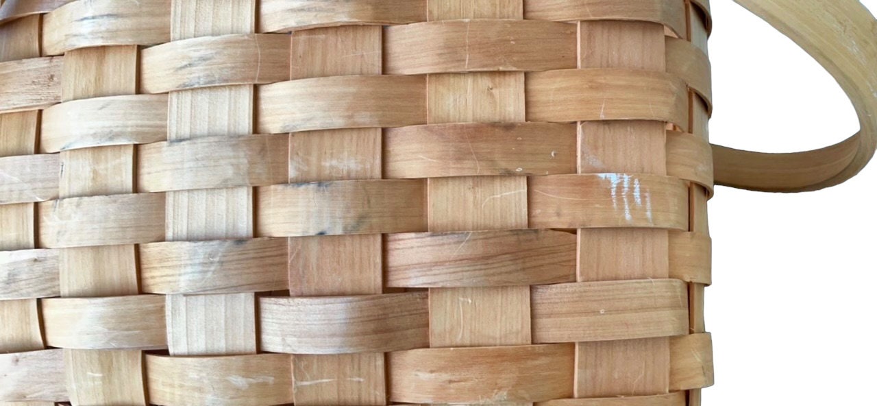 Large Picnic Basket - Woven Sturdy Wicker, Spacious 16" Wide x 11" Tall