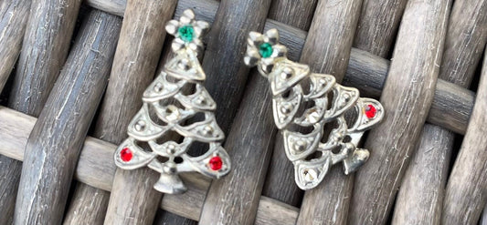 Stunning vintage rhinestone Christmas tree stud earrings - Please read description