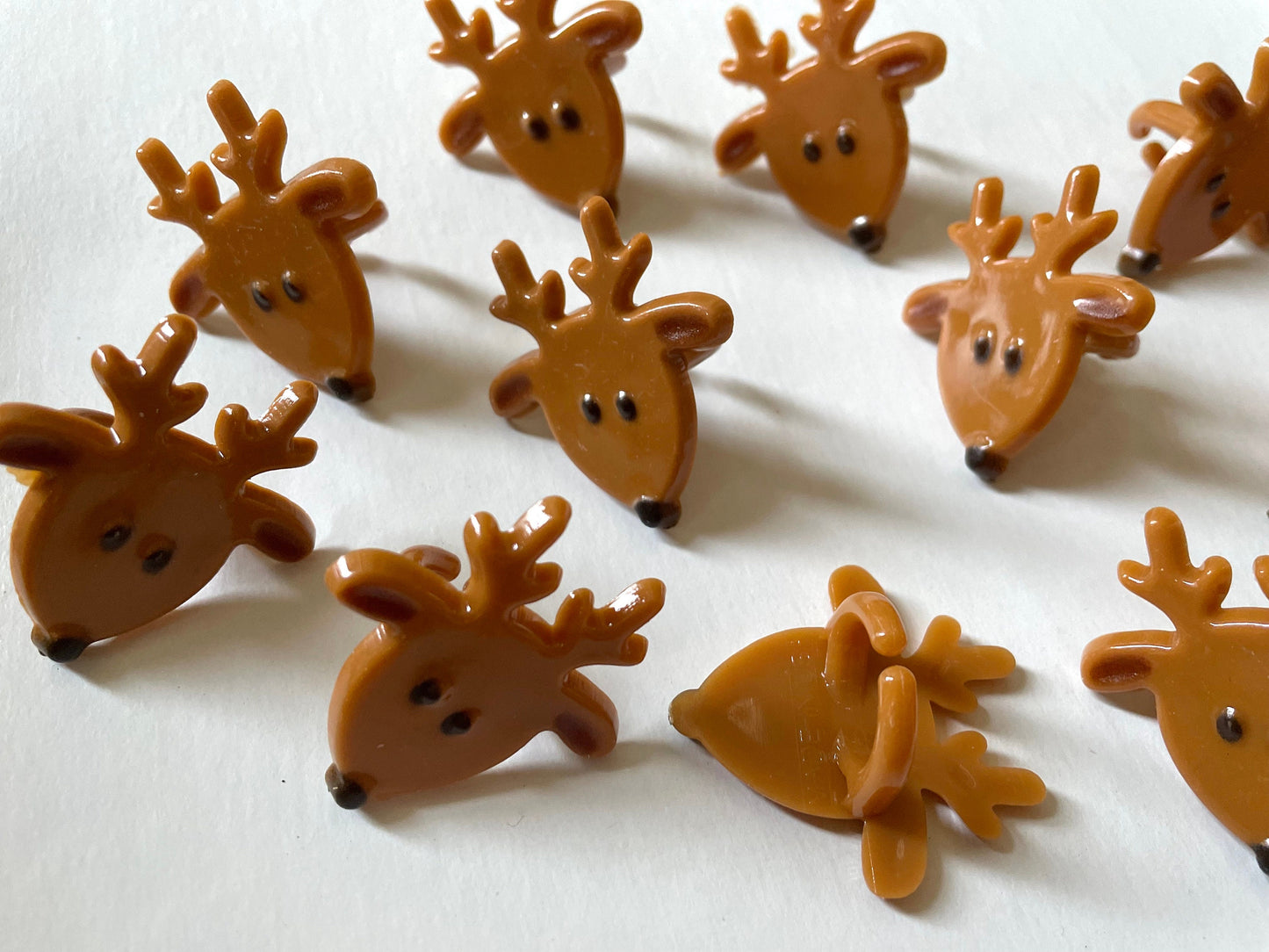 Reindeer plastic ring cake toppers