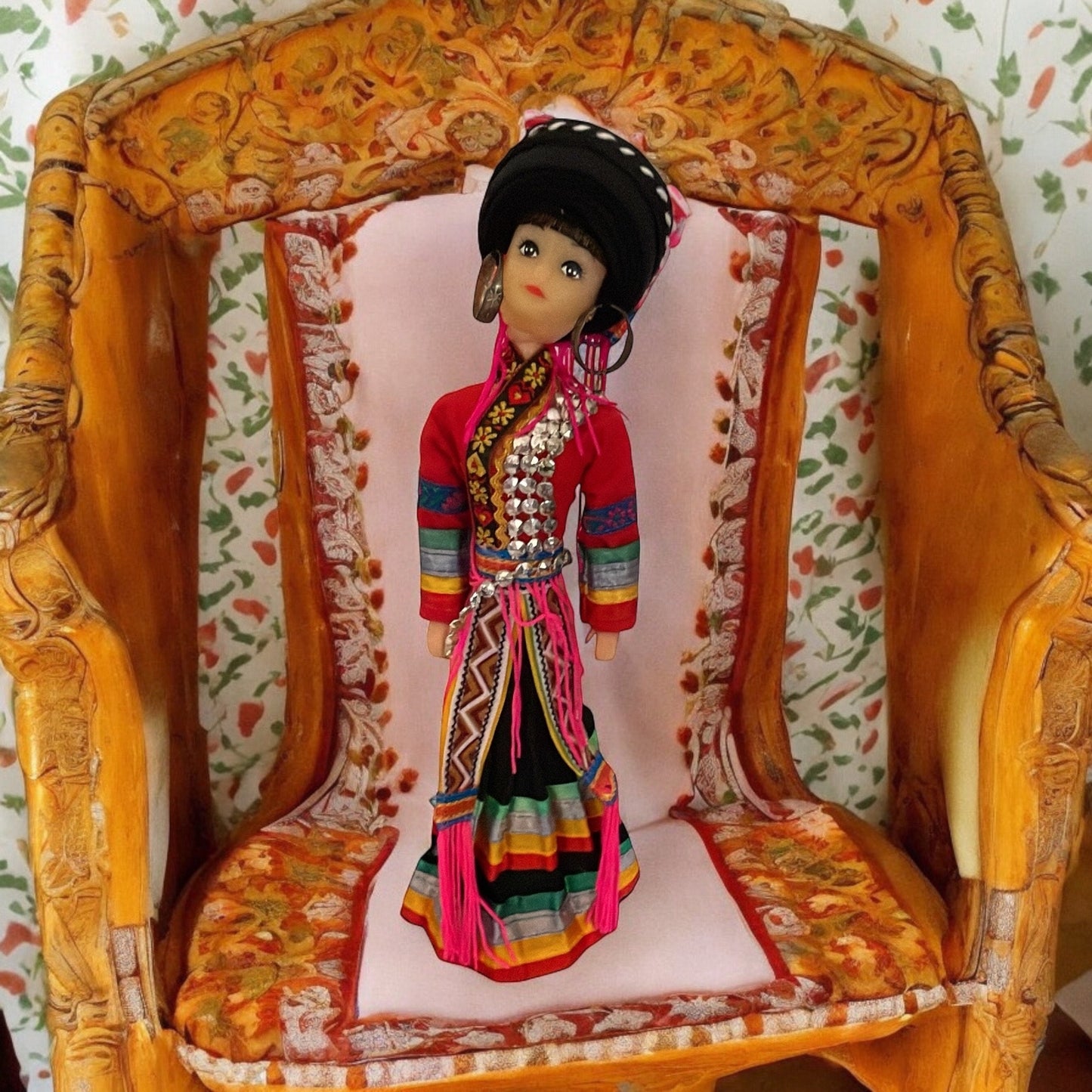 Vintage collectible handmade stunning traditional Chinese? doll figurine
