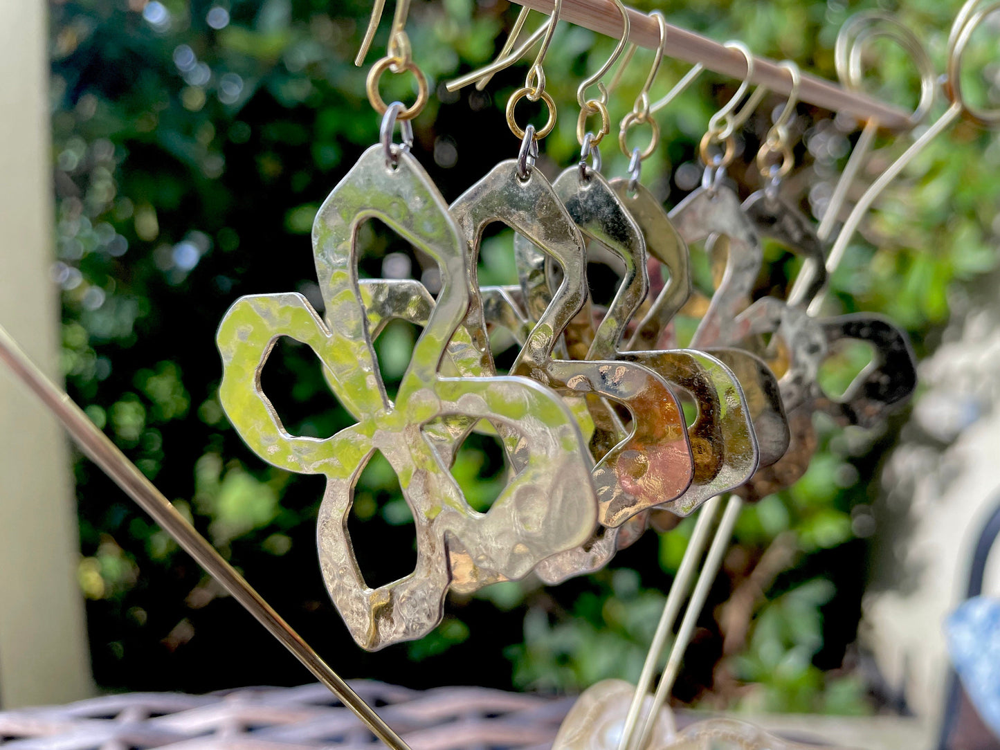 Stunning hammered metal goldtone dangle earrings