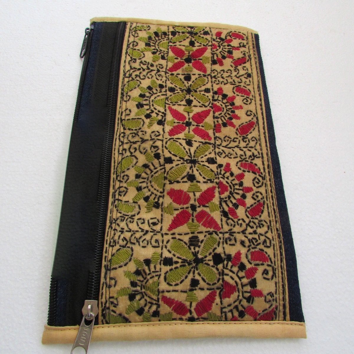 Vintage Embroidered Purse - Pink Green Floral Envelope Pouch With Zippered Pocket