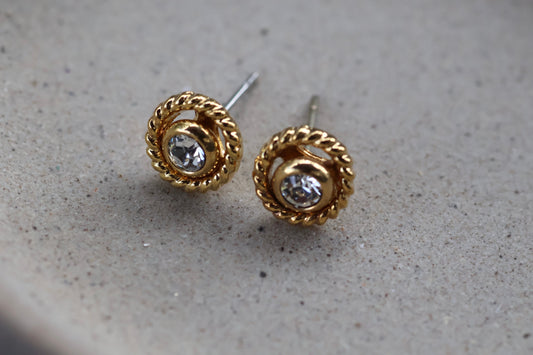 Small gold and rhinestone stunning vintage stud earrings - approx. 8 mm