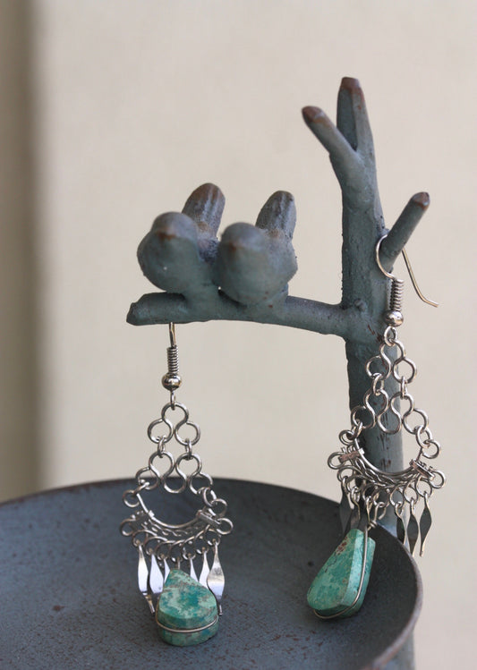 Stunning vintage dangle earrings - silver with wire-wrapped turquoise stone