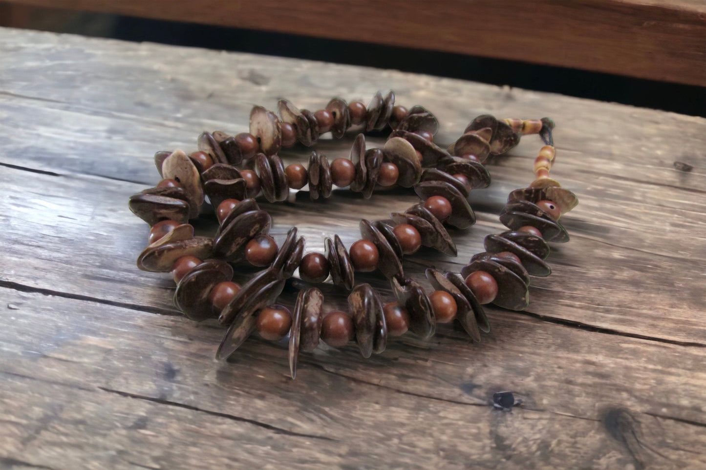 Beautiful wood vintage necklace