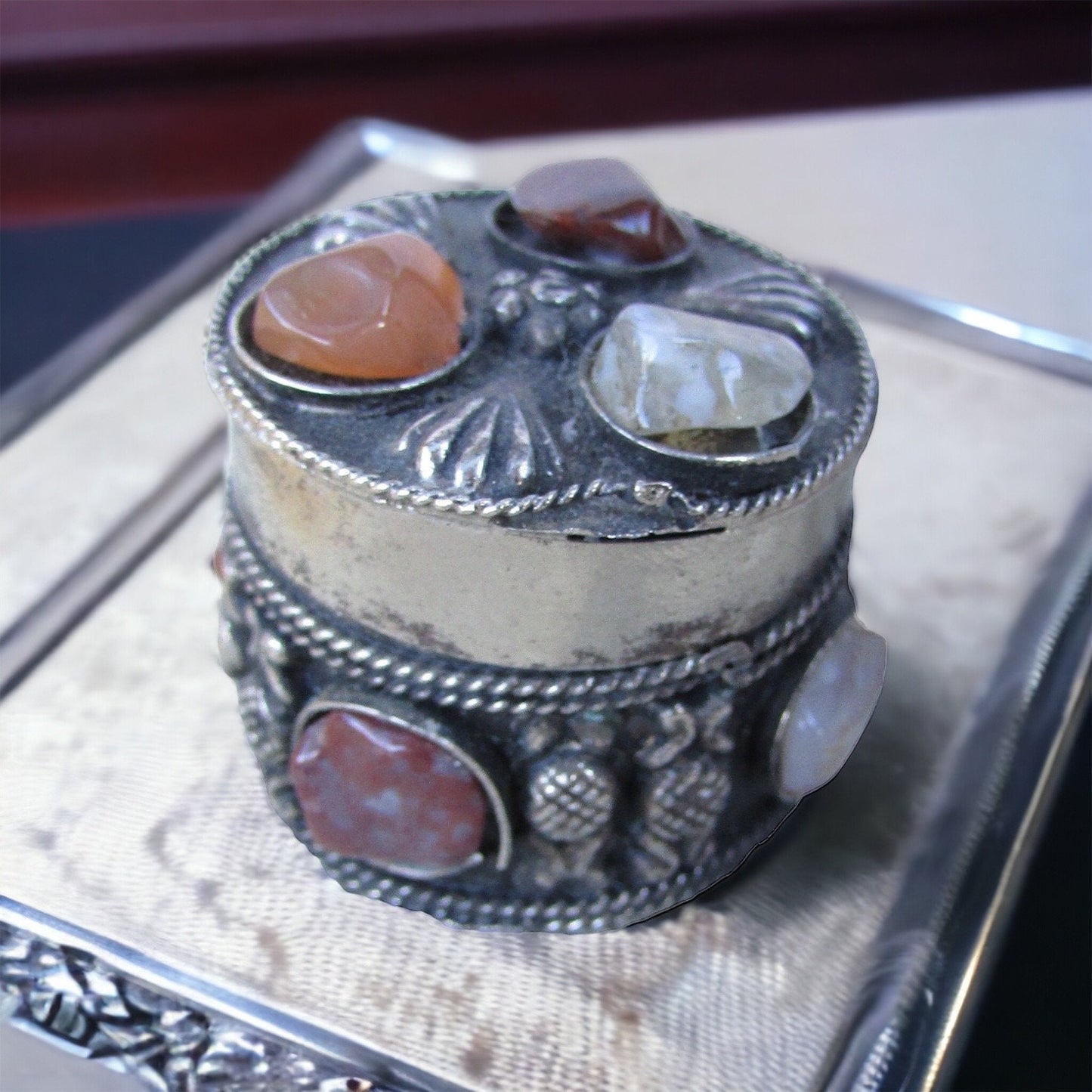 Stunning vintage Chinese hand made semi precious stone silver trinket box - ring box