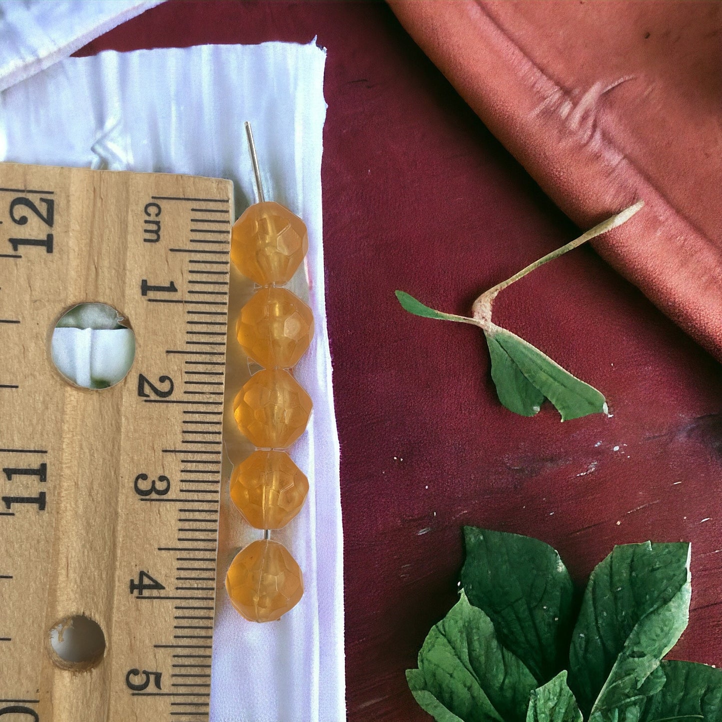 20 round orange faceted vintage beads - approx. 8 mm