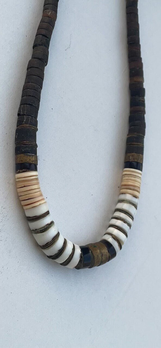 Stunning vintage wood, shell, heishi mixed material traditional graduated necklace with hook and eye clasp - Santo Domingo?