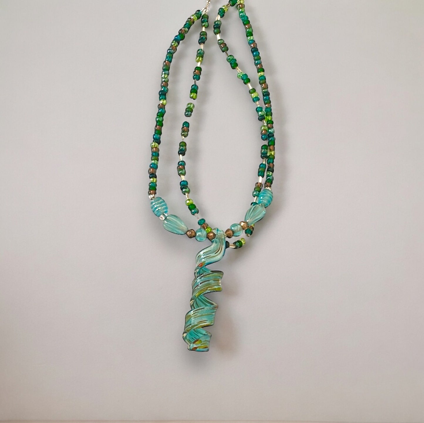 Stunning vintage art glass necklace