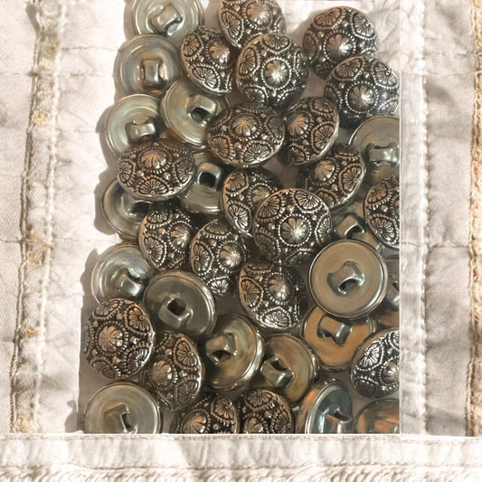 Stunning vintage patterned silvertone metal Buttons - approx. 8 mm