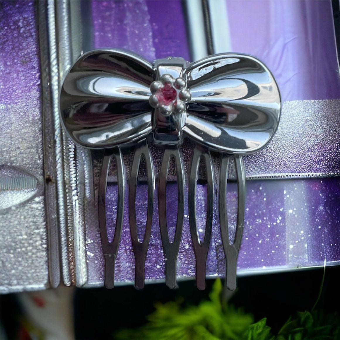 Silver bow 1" hair comb with pink crystal