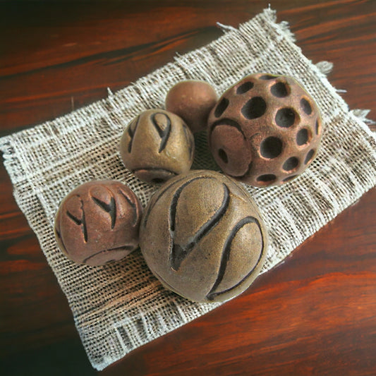 5 vintage beads - decorative/ornate