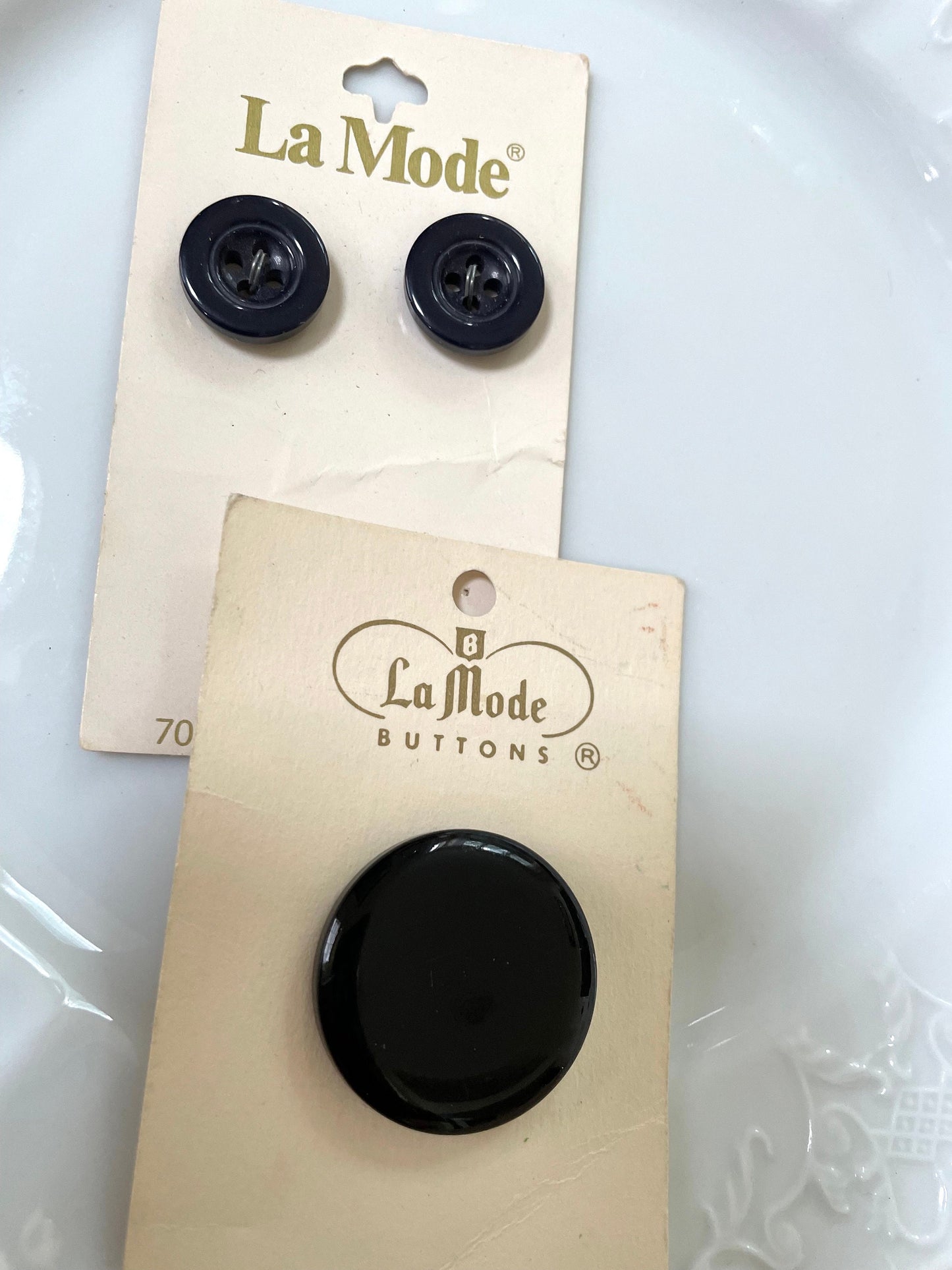 Lot of La Mode buttons still on original cards - Made in Holland - Hunter green, black and gold