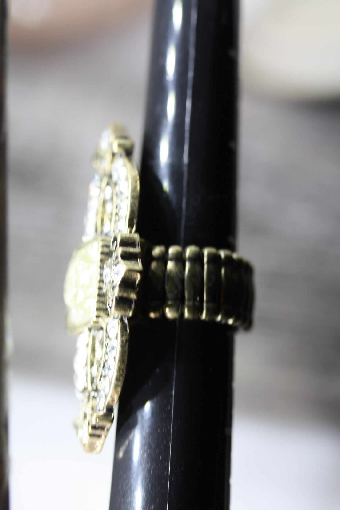 Stunning vintage costume jewelry ring with rhinestones
