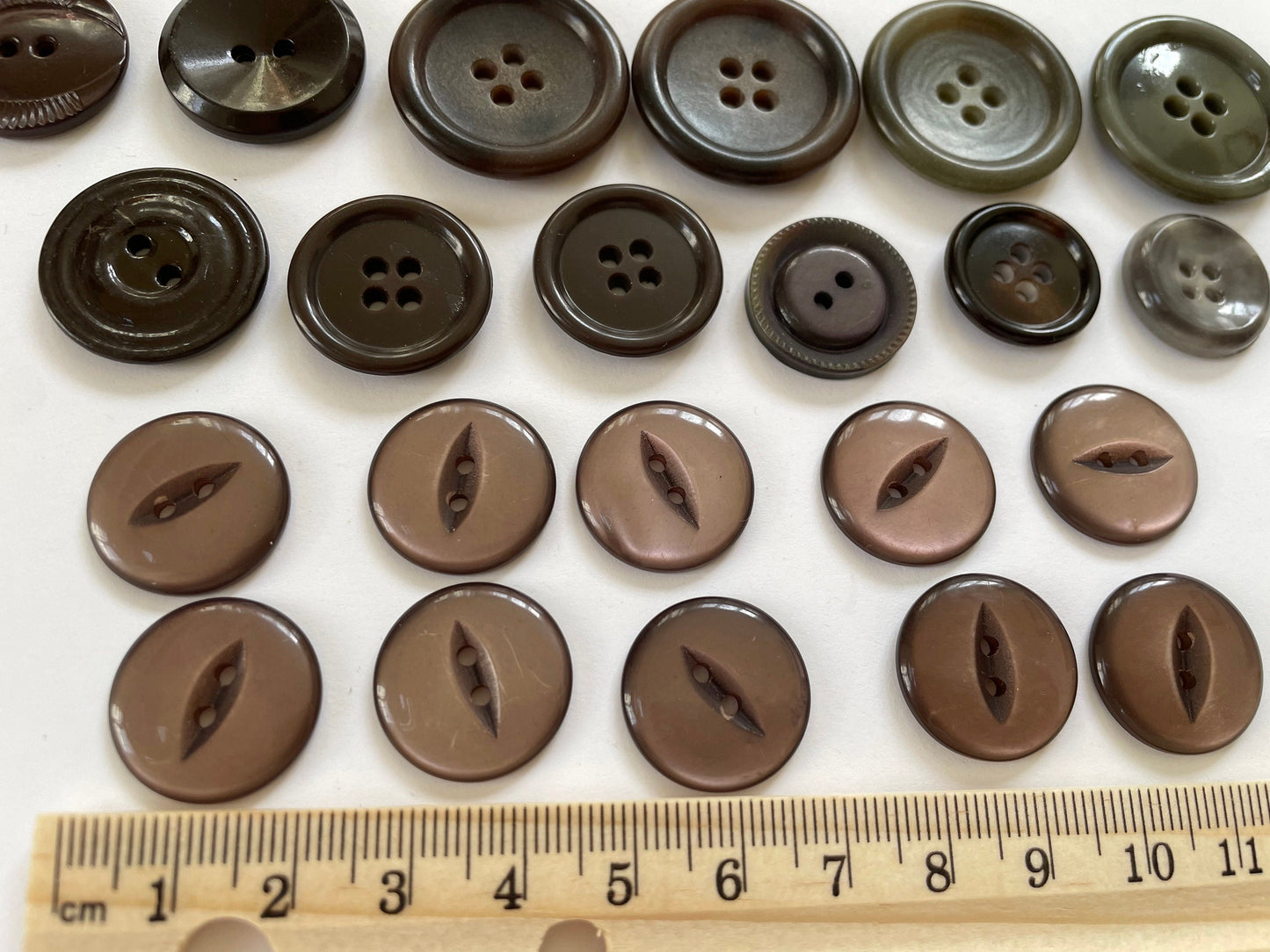 Lot of vintage buttons - shades of brown