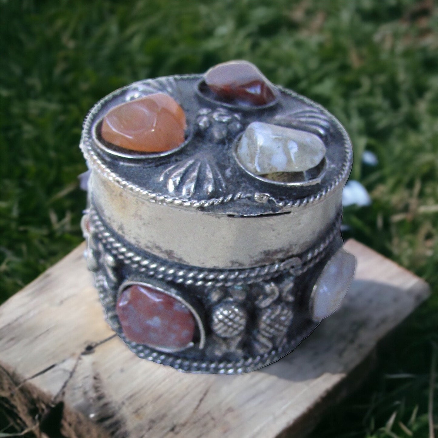 Stunning vintage Chinese hand made semi precious stone silver trinket box - ring box