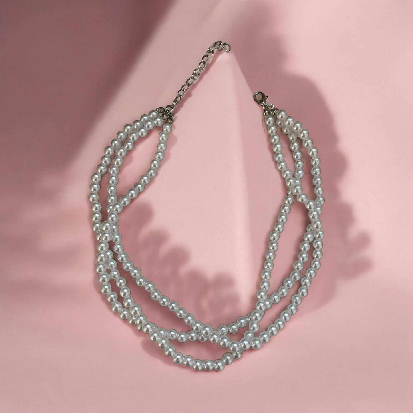 Triple stranded vintage stunning faux pearl necklace